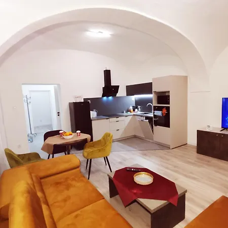 Alma Downtown Apartment *