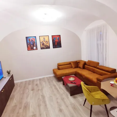 Alma Downtown Apartmán *